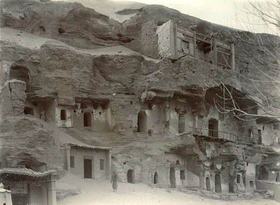 Cave shrines at Dunhuang